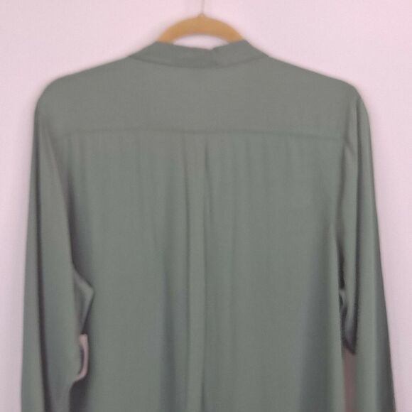 Ladies button front Blouse NWT - Picture 9 of 12